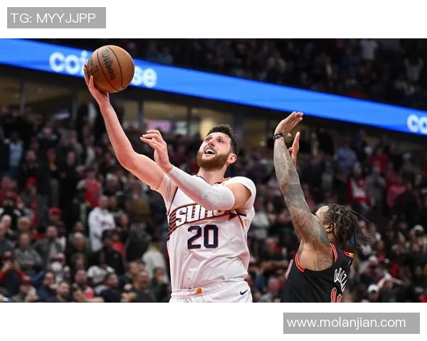 马克-威廉姆斯：太阳队防守体系的内线支柱，防守效率与篮板保护的定海神针